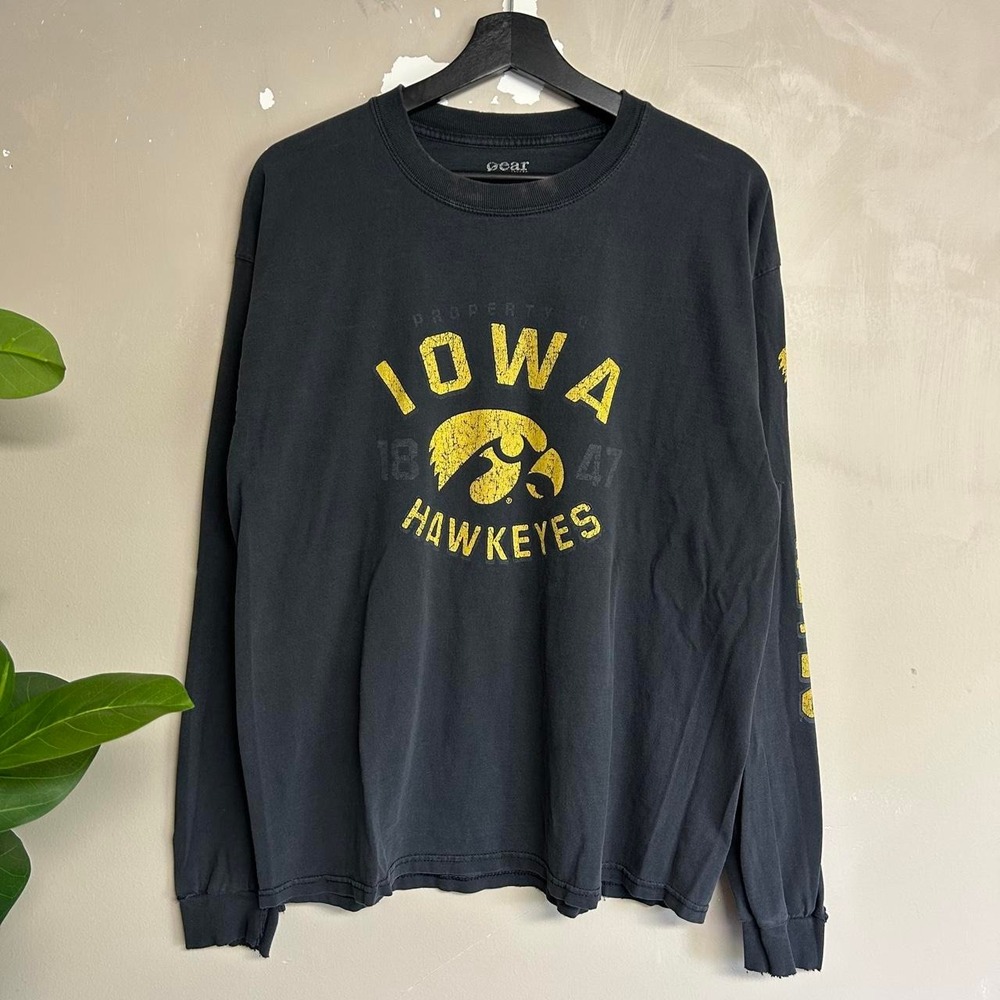 Gear For Sports Iowa Hawkeyes Long Sleeve Shirt Mens L Faded Black Y2K Distress